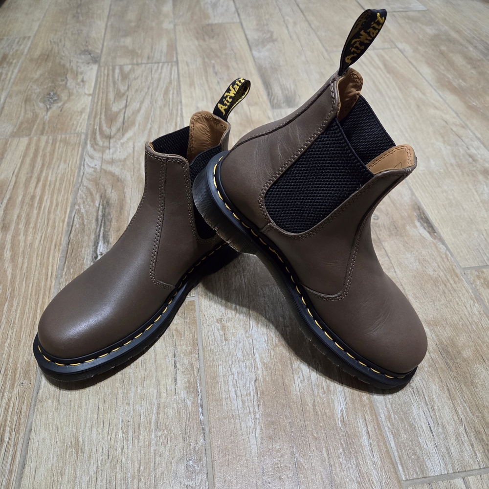 Dr. Martens 2976 SR Artimus Brown Chelsea Slip On Boots Women 7 Men 6 NWOT